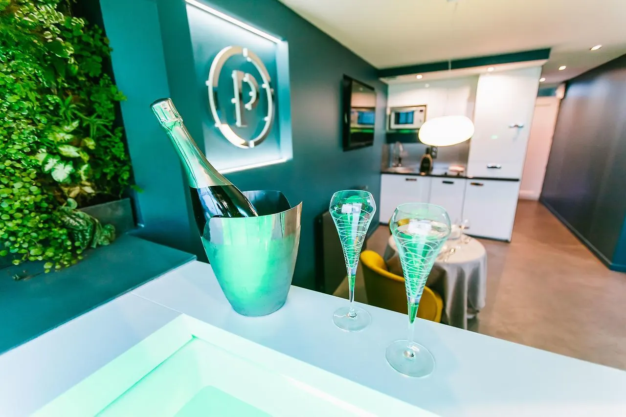 Apartment Parenthese Concept Room Toulouse